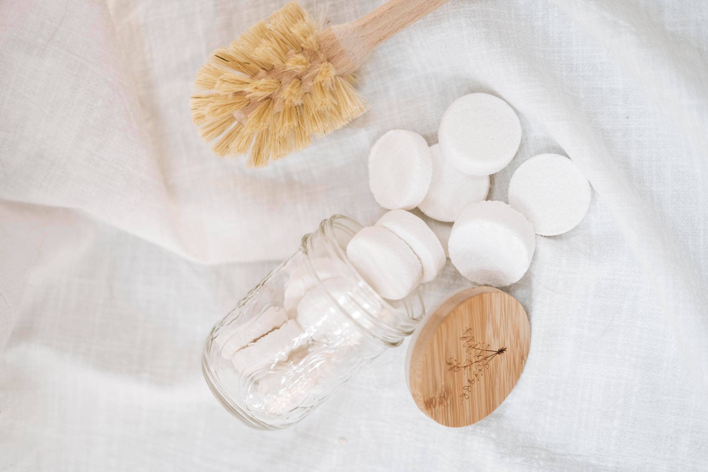 Bamboo Toilet Brush: Just brush